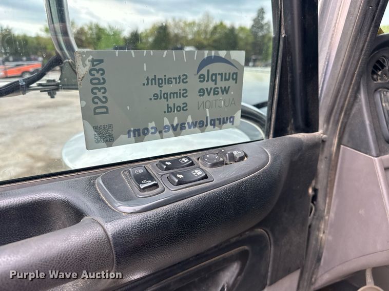 image for item DS3634 2022 Peterbilt 389 semi truck