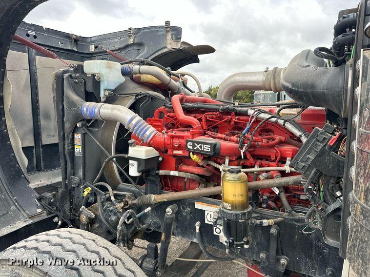 image for item DS3634 2022 Peterbilt 389 semi truck