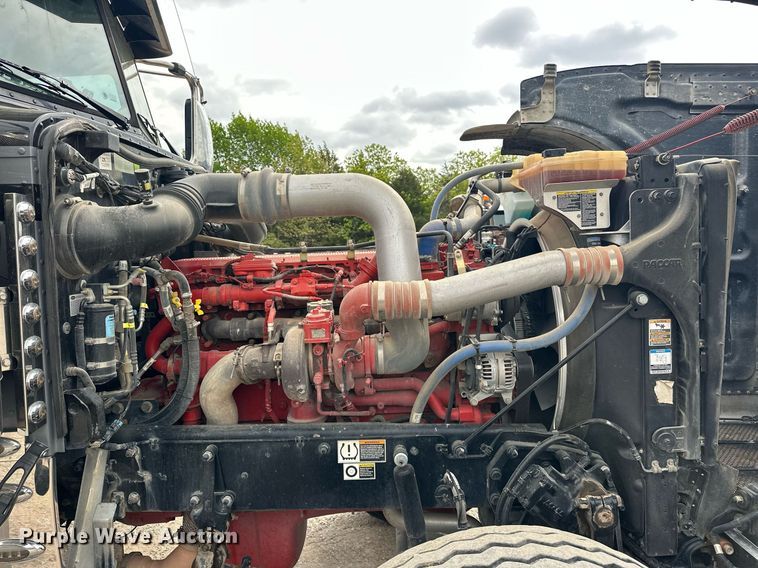 image for item DS3634 2022 Peterbilt 389 semi truck