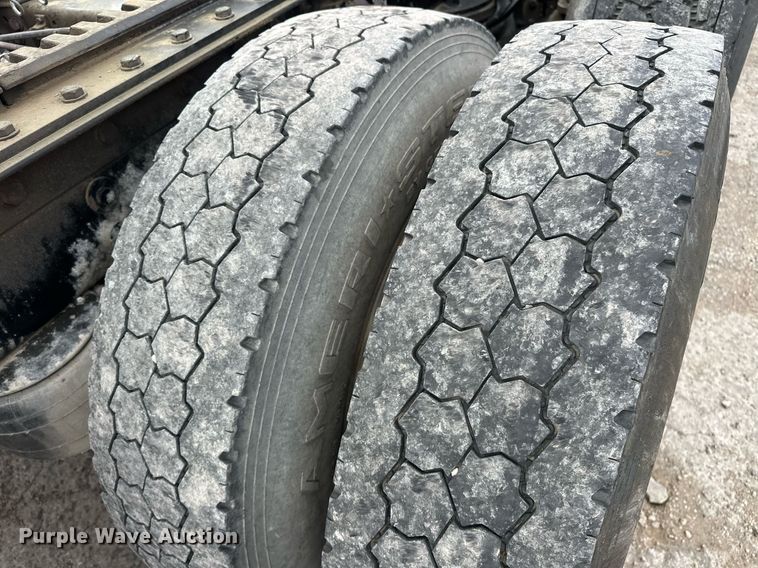 image for item DS3634 2022 Peterbilt 389 semi truck