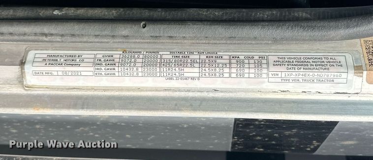 image for item DS3634 2022 Peterbilt 389 semi truck