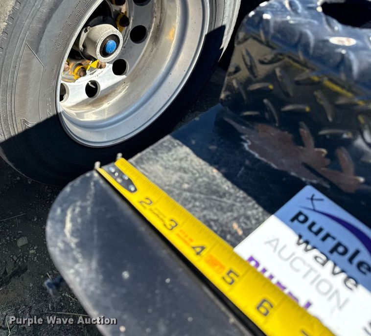 image for item DS3638 2022 Trail King TKFA1 flip axle