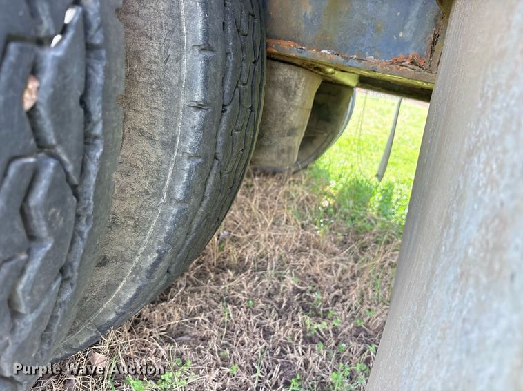 image for item DS3692 1998 Transcraft Trailers drop deck trailer