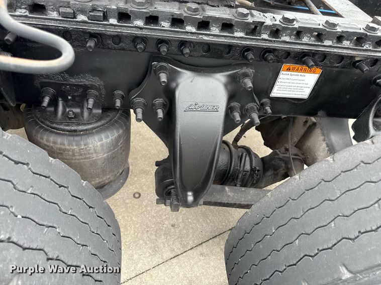 image for item DS4275 2014 Freightliner Casadia semi truck