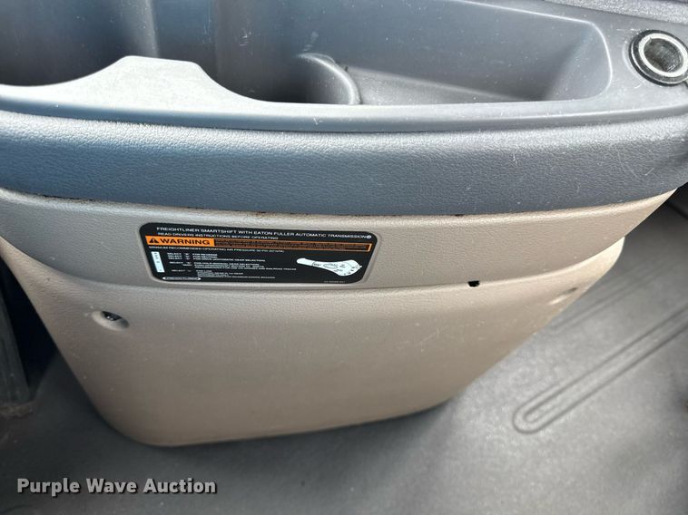 image for item DS4275 2014 Freightliner Casadia semi truck