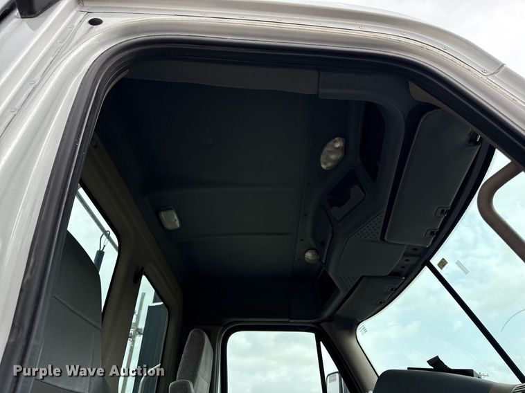 image for item DS4275 2014 Freightliner Casadia semi truck