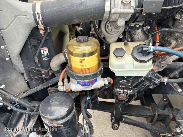 image for item DS4275 2014 Freightliner Casadia semi truck