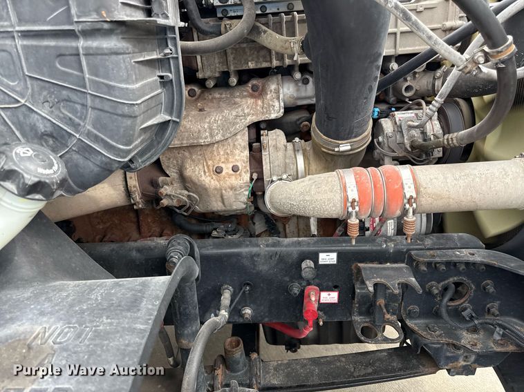 image for item DS4275 2014 Freightliner Casadia semi truck