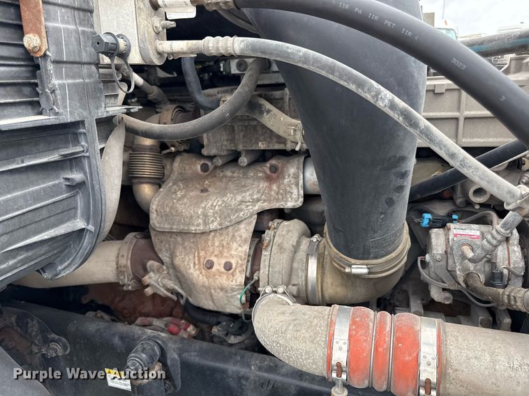 image for item DS4275 2014 Freightliner Casadia semi truck