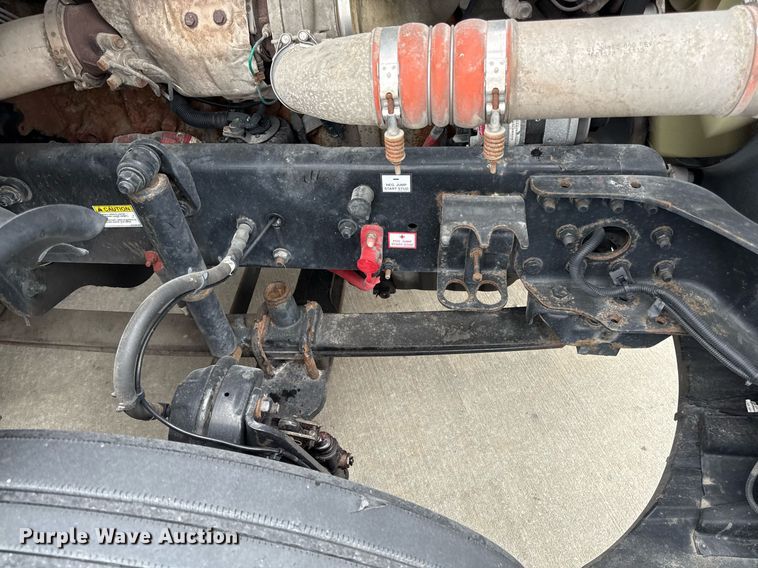 image for item DS4275 2014 Freightliner Casadia semi truck