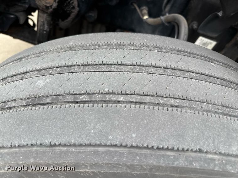 image for item DS4275 2014 Freightliner Casadia semi truck