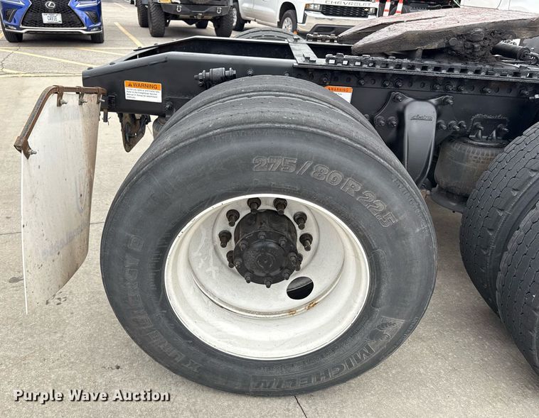 image for item DS4275 2014 Freightliner Casadia semi truck