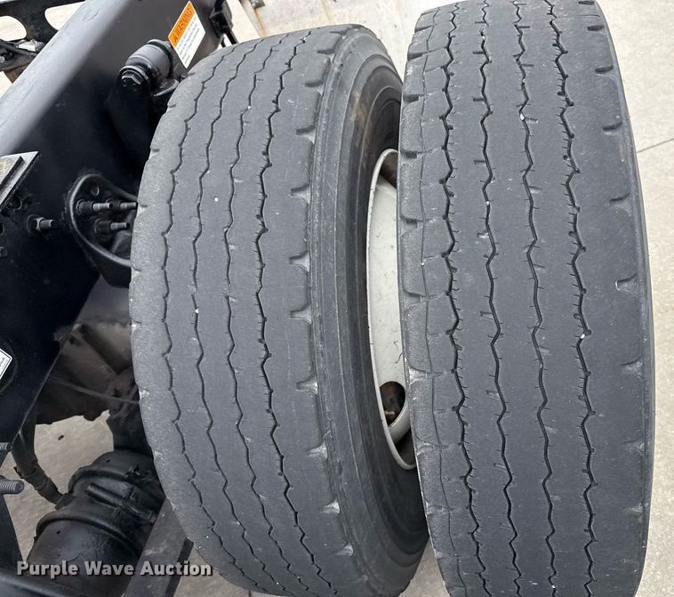 image for item DS4275 2014 Freightliner Casadia semi truck