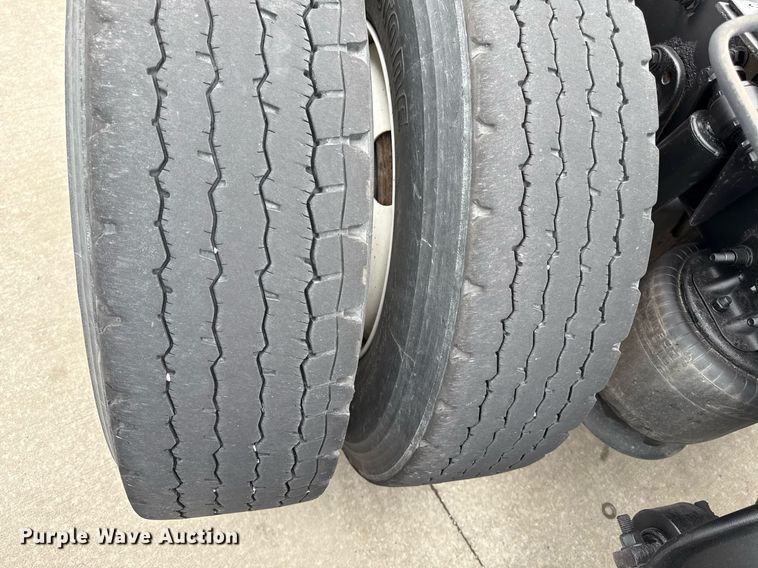 image for item DS4275 2014 Freightliner Casadia semi truck