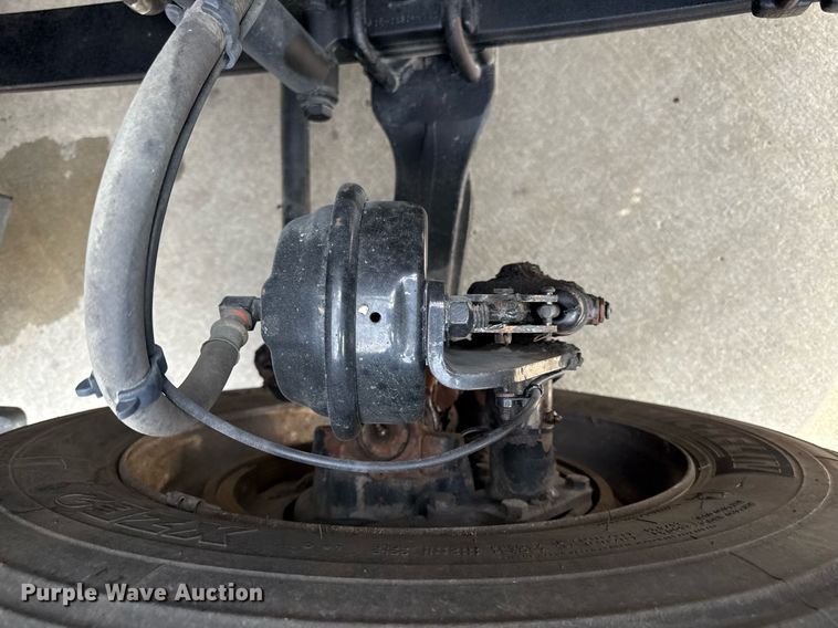 image for item DS4276 2015 Freightliner Cascadia semi truck