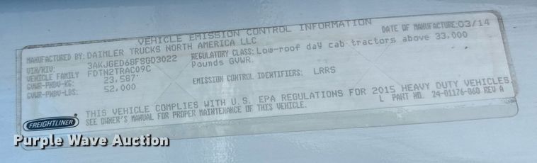 image for item DS4276 2015 Freightliner Cascadia semi truck