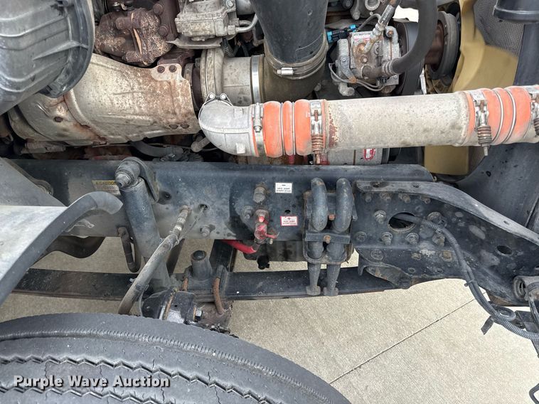 image for item DS4277 2016 Freightliner Cascadia semi truck