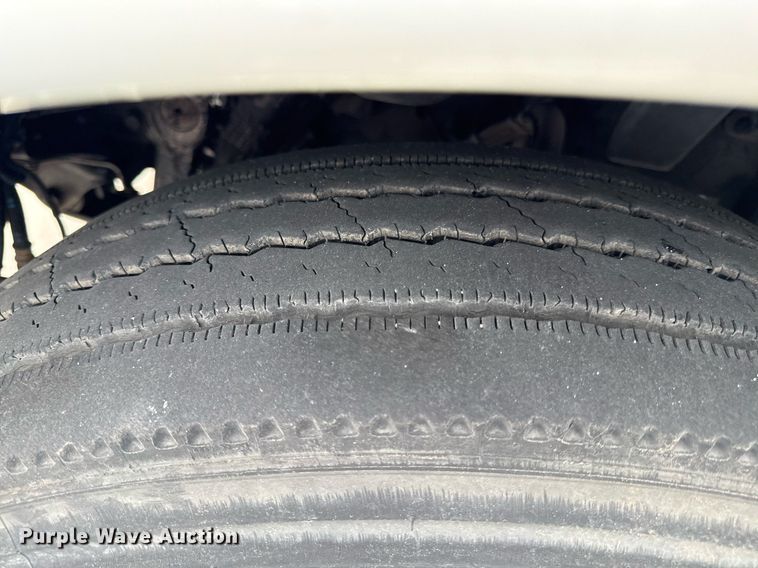 image for item DS4277 2016 Freightliner Cascadia semi truck