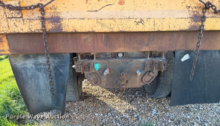 image for item DS4282 2005 International 7400 dump truck