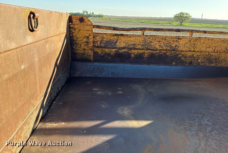 image for item DS4282 2005 International 7400 dump truck