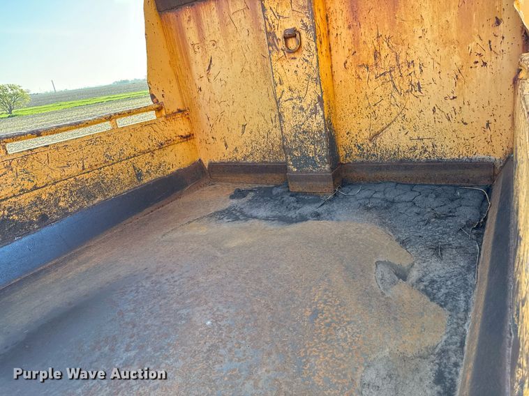 image for item DS4282 2005 International 7400 dump truck