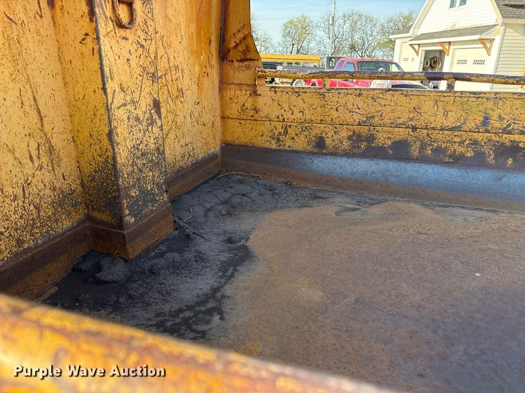 image for item DS4282 2005 International 7400 dump truck