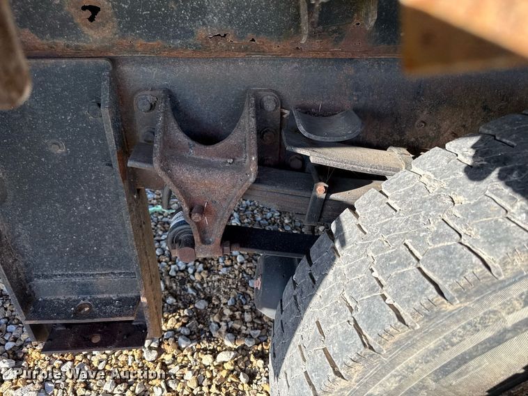 image for item DS4282 2005 International 7400 dump truck