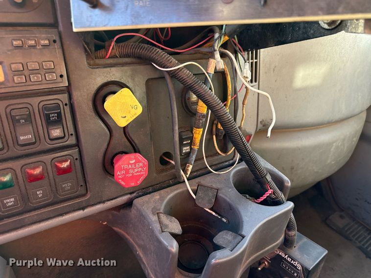 image for item DS4282 2005 International 7400 dump truck