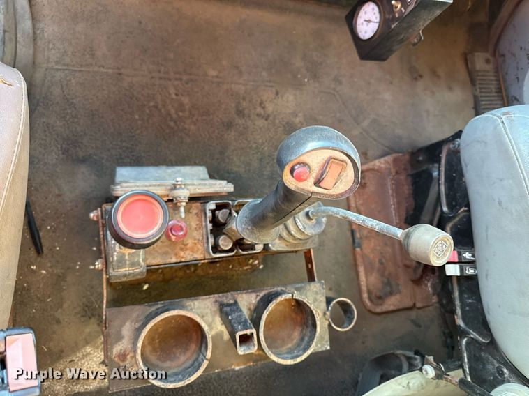 image for item DS4282 2005 International 7400 dump truck