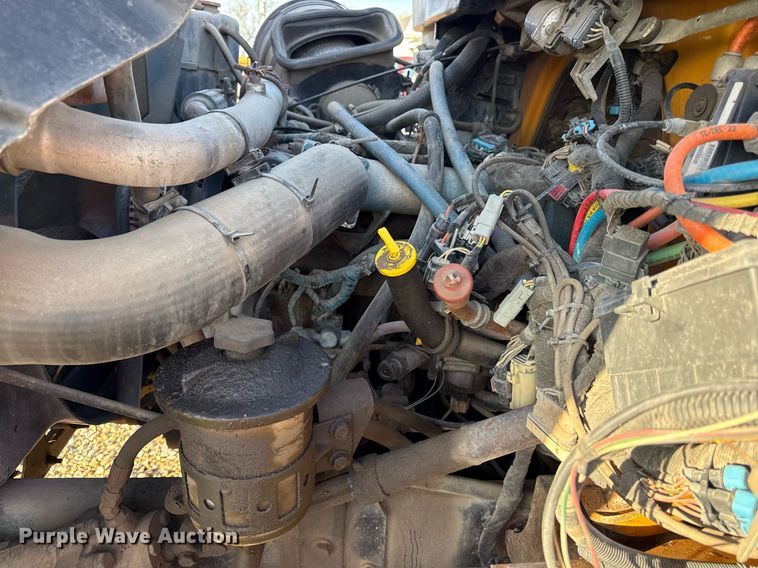 image for item DS4282 2005 International 7400 dump truck