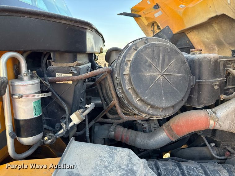 image for item DS4282 2005 International 7400 dump truck