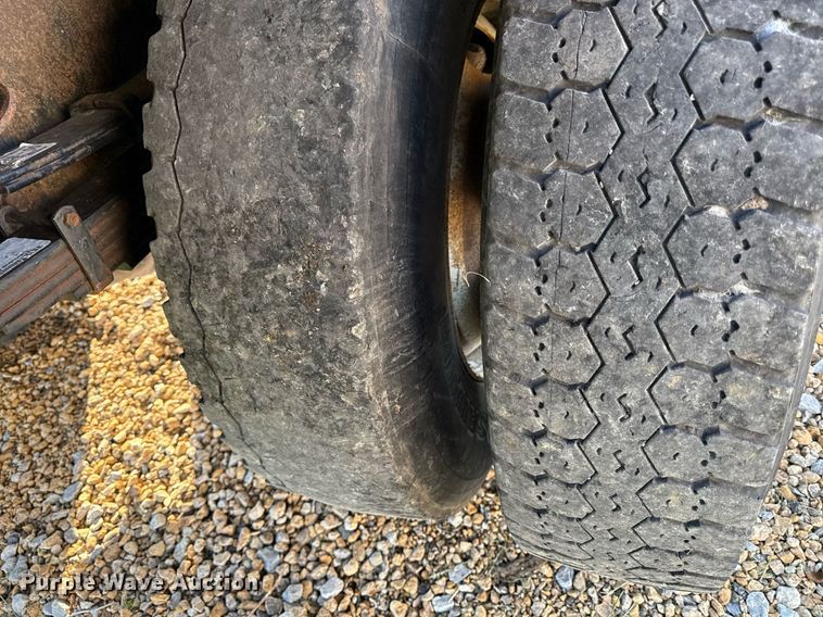 image for item DS4282 2005 International 7400 dump truck