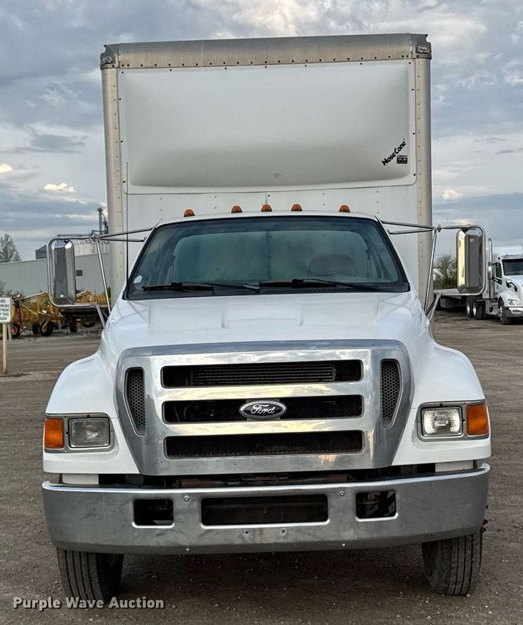 image for item DT0738 2004 Ford F650 Super Duty box truck