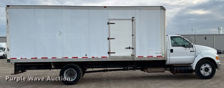 image for item DT0738 2004 Ford F650 Super Duty box truck