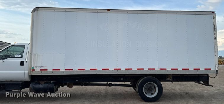 image for item DT0738 2004 Ford F650 Super Duty box truck