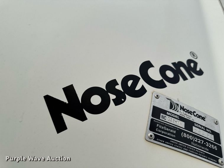 image for item DT0738 2004 Ford F650 Super Duty box truck