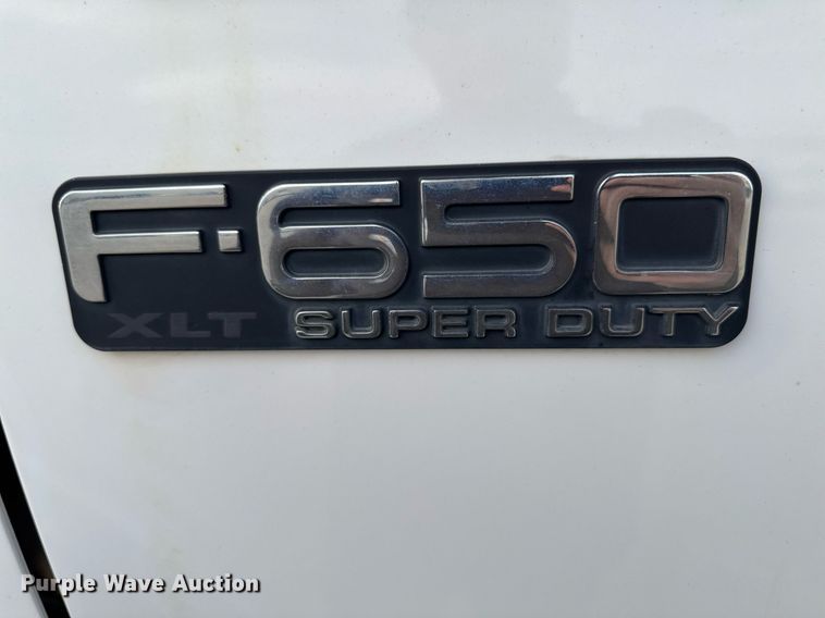 image for item DT0738 2004 Ford F650 Super Duty box truck