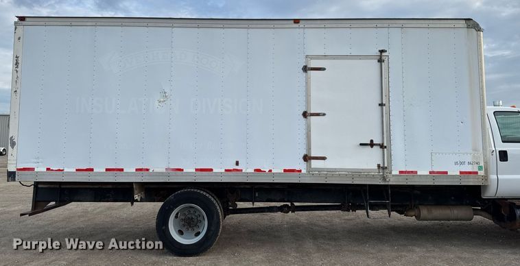 image for item DT0738 2004 Ford F650 Super Duty box truck
