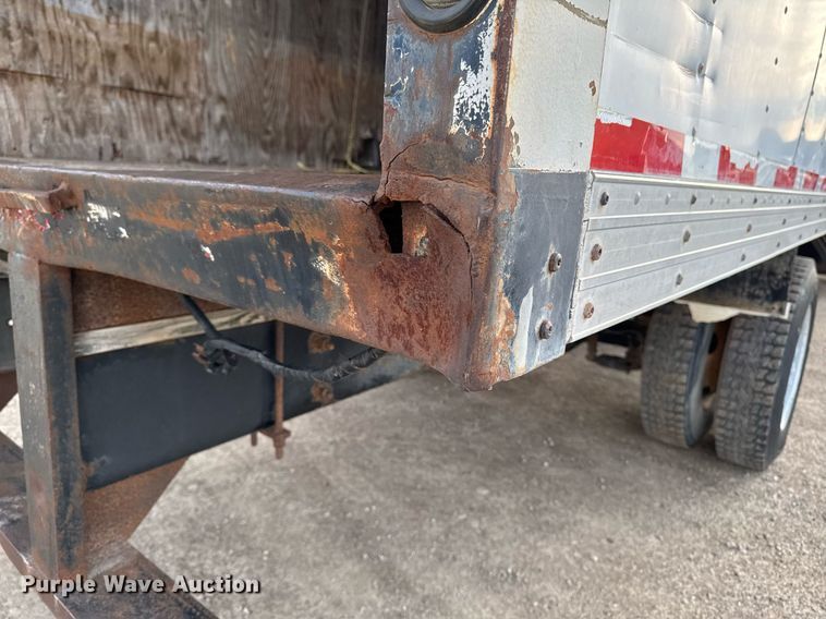 image for item DT0738 2004 Ford F650 Super Duty box truck