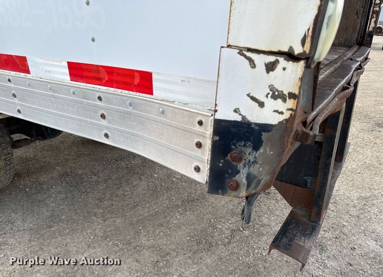 image for item DT0738 2004 Ford F650 Super Duty box truck