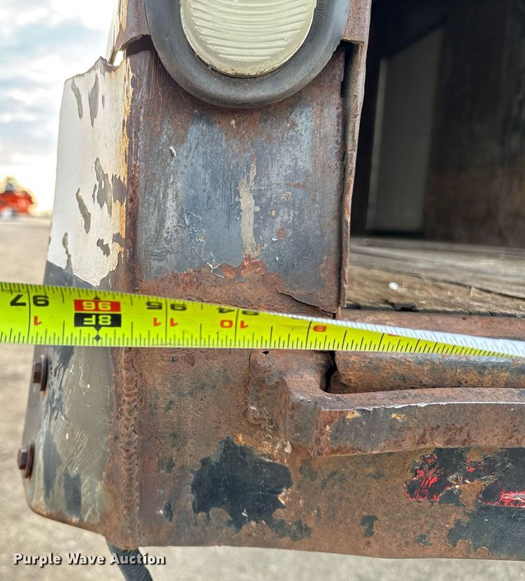 image for item DT0738 2004 Ford F650 Super Duty box truck