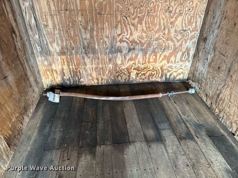 image for item DT0738 2004 Ford F650 Super Duty box truck