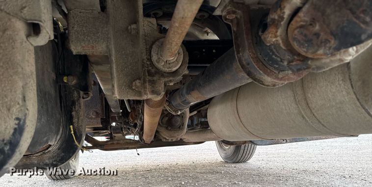 image for item DT0738 2004 Ford F650 Super Duty box truck