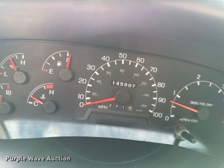 image for item DT0738 2004 Ford F650 Super Duty box truck