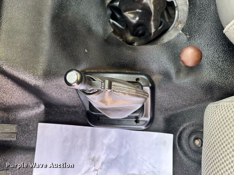 image for item DT0738 2004 Ford F650 Super Duty box truck