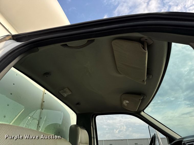 image for item DT0738 2004 Ford F650 Super Duty box truck