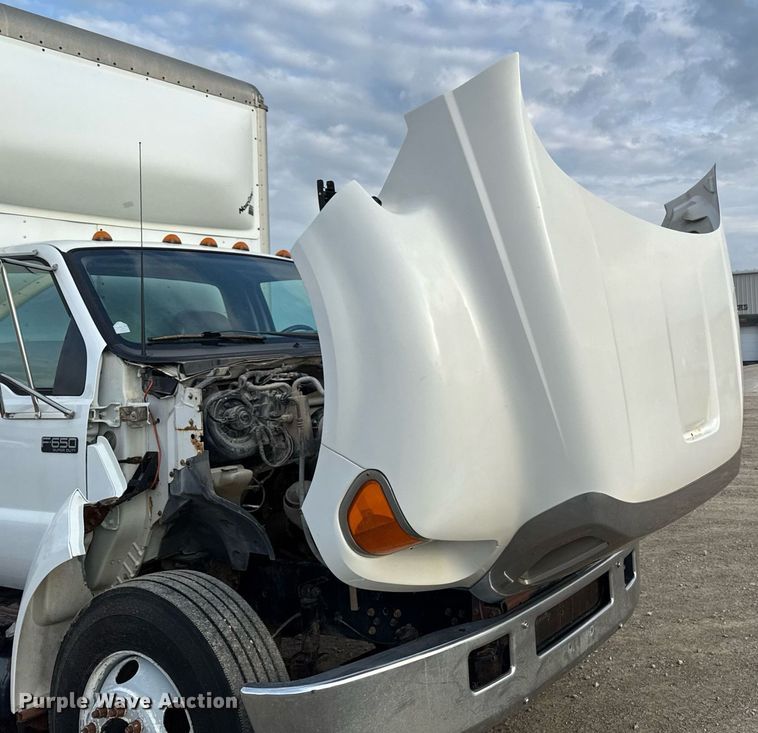 image for item DT0738 2004 Ford F650 Super Duty box truck