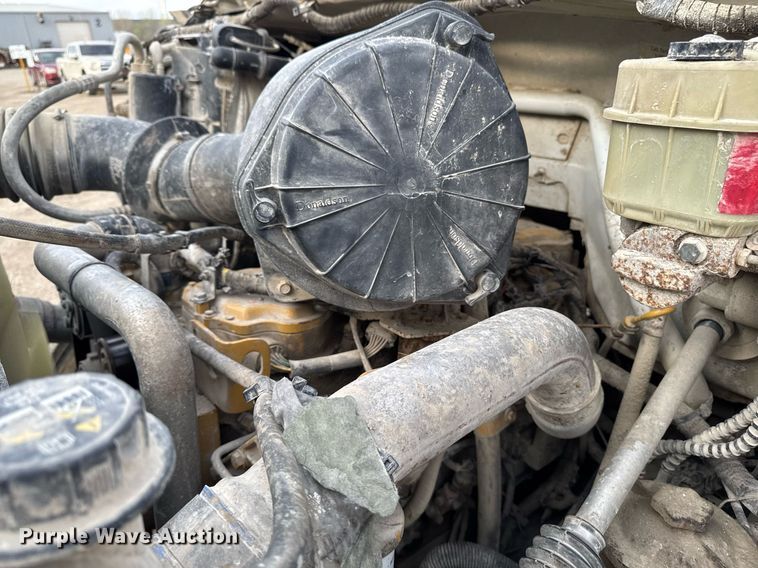 image for item DT0738 2004 Ford F650 Super Duty box truck