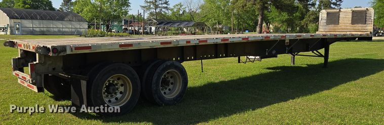 image for item DT4801 1998 Utility Trailers flatbed trailer