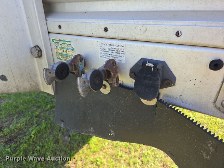 image for item DT4801 1998 Utility Trailers flatbed trailer